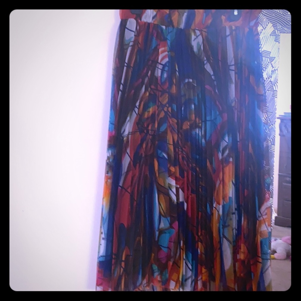Multi-colored skirt Size: L